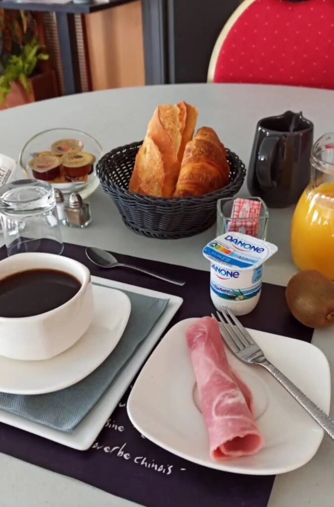 Petit déjeuner au top pour un voyage à vélo