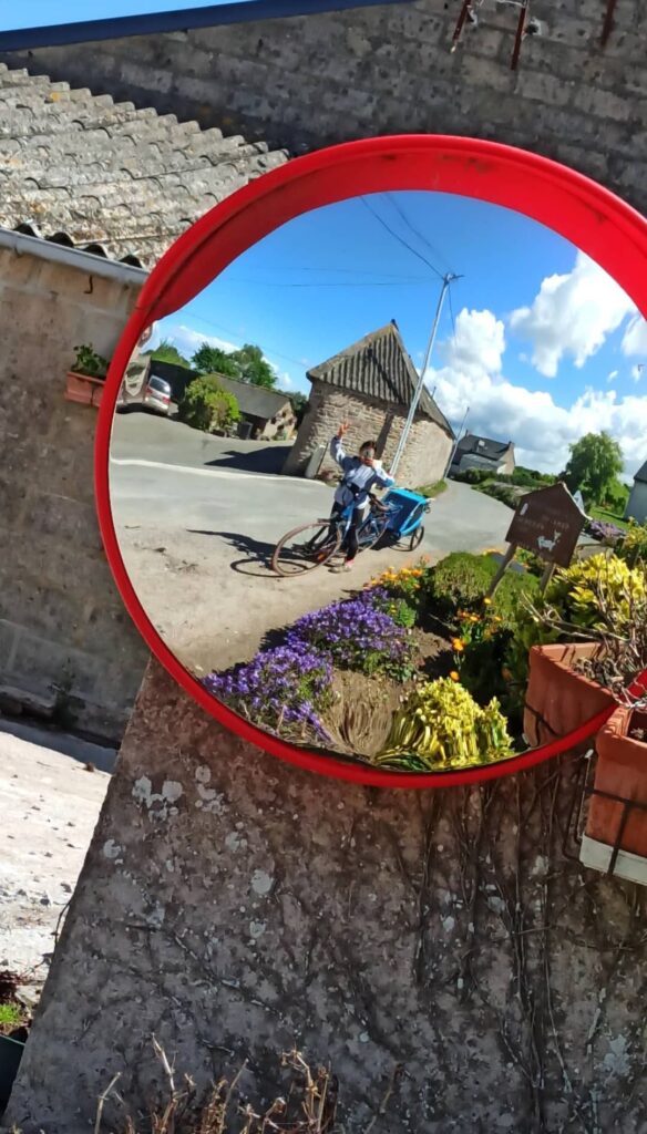 Selfie miroir ! Avec mon vélo électrique Kaouann sur la Vélomaritime en Bretagne